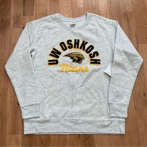NWT University Of Wisconsin UWO Oshkosh Titans Light Gray Crewneck Sweatshirt